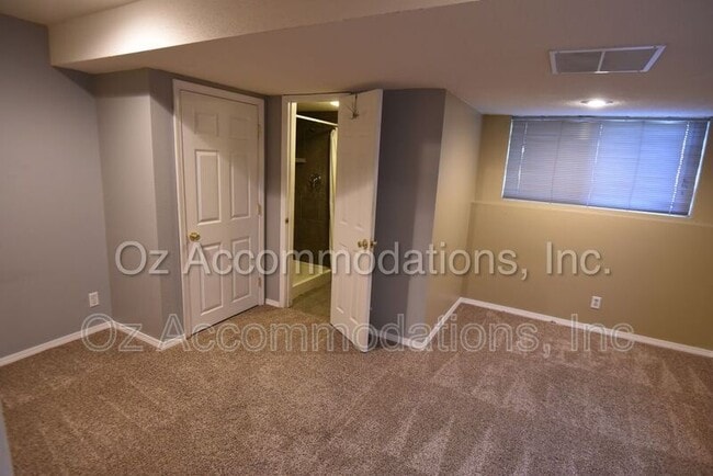 Building Photo - 21813 S Vine St