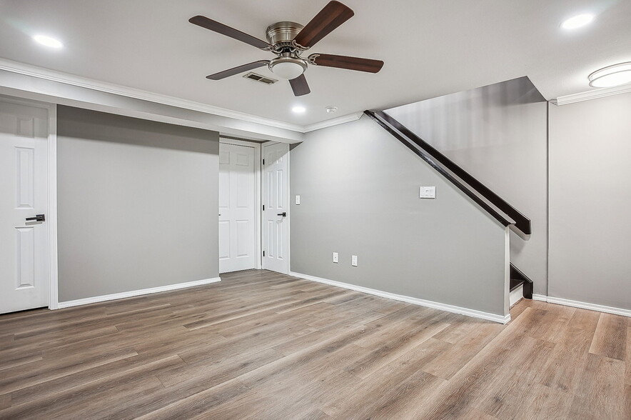 Building Photo - 4841 Stoneybrook Blvd