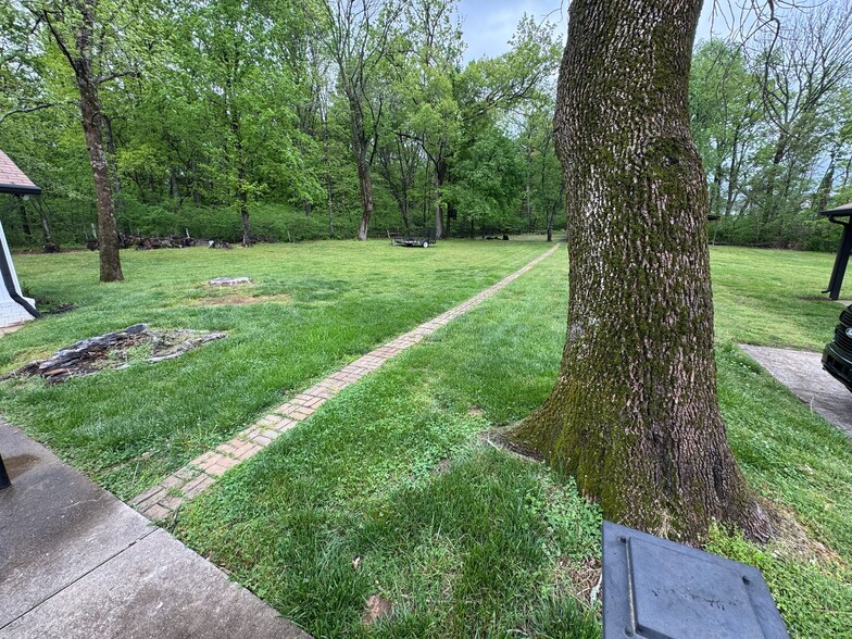 Building Photo - 523 Stonehenge Dr