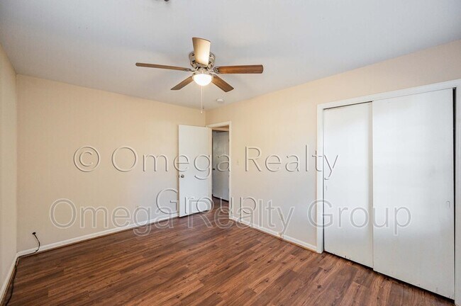 Building Photo - 1700 Serene Cir