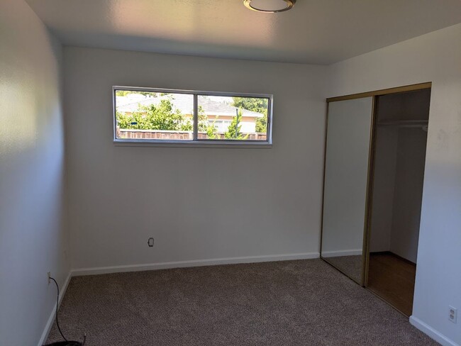 Building Photo - SANTA CLARA - updated 4 bedroom home