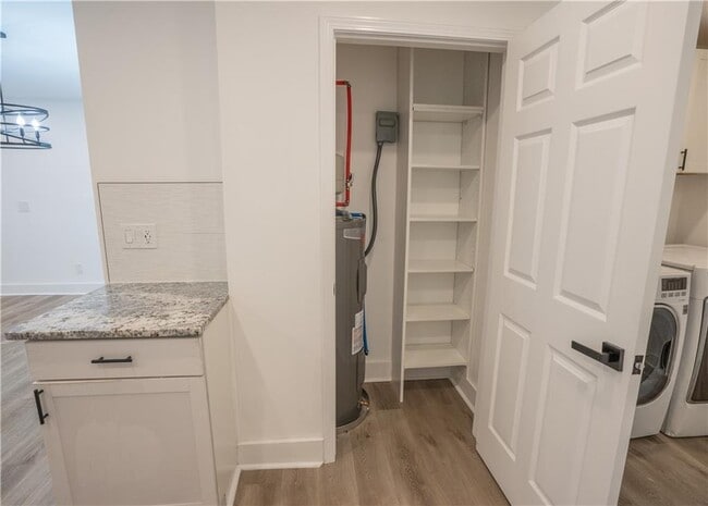 Building Photo - 3822 Bakers Ferry Rd SW