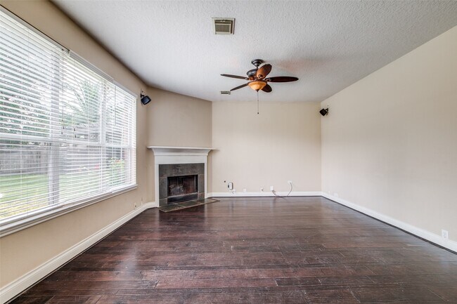 Building Photo - 2709 Sunhill Ct