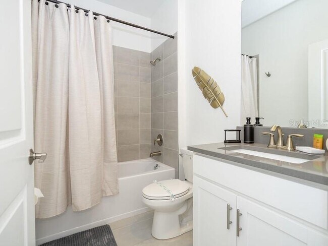 Building Photo - 8956 Takeaway Wy