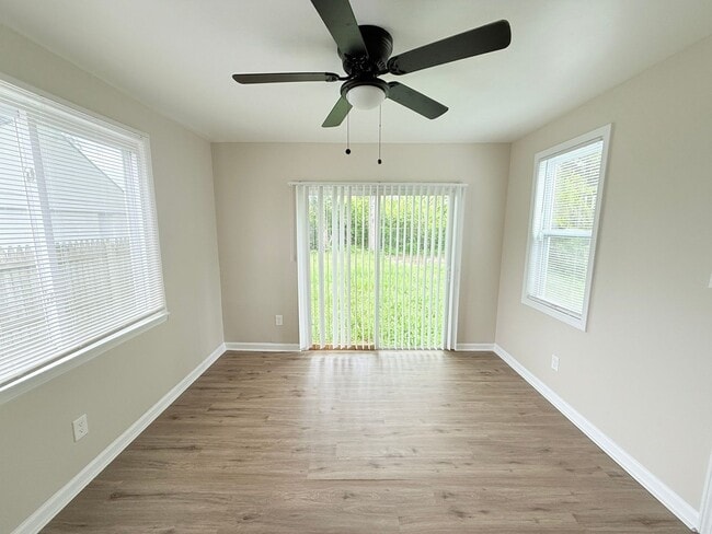 Building Photo - Renovated 3-Bedroom Home – We Welcome Sect...