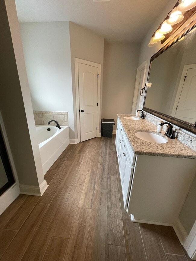 Building Photo - Gorgeous 3 Bedroom Home in Lucien Fields - Only 5 Years Old!