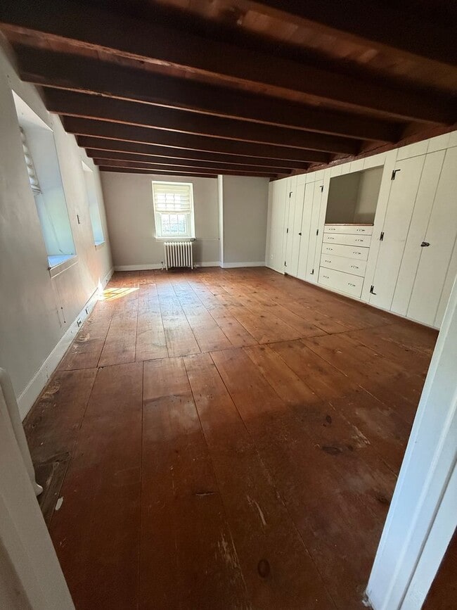 Building Photo - Charming Doylestown Modern Farmhouse