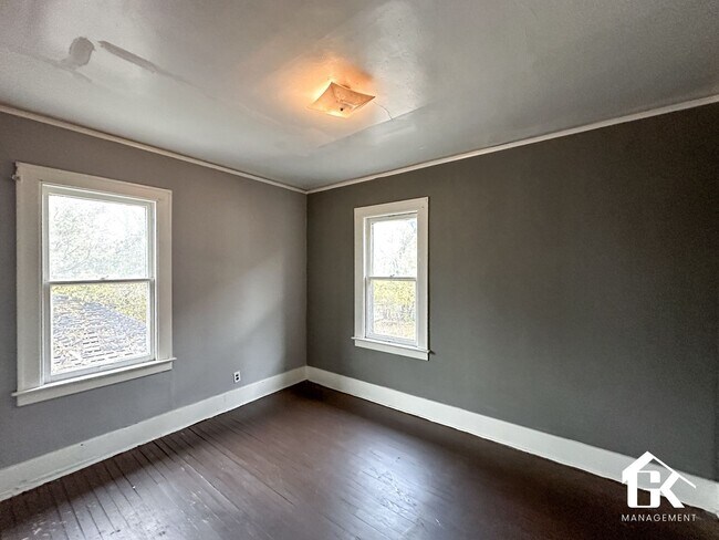 Building Photo - 2732-2734 Clements