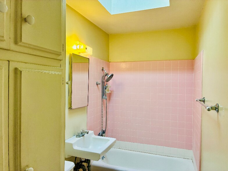 Building Photo - 5804 Los Pacos St