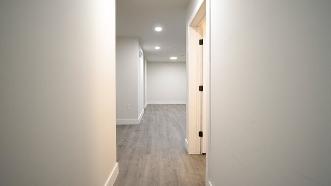 Building Photo - 15 Hungerford Terrace