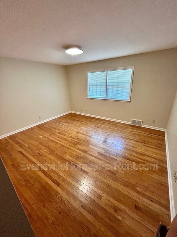 Building Photo - 1107 Stinson Ave