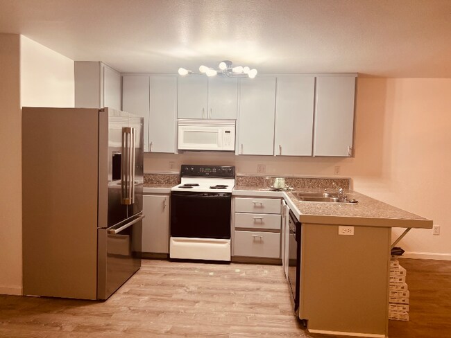 Building Photo - 2115/2125 Duplex