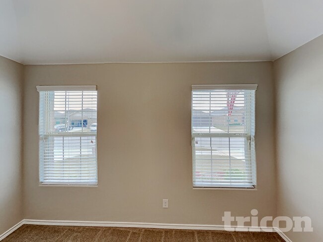 Building Photo - 2716 Gains Mill Dr