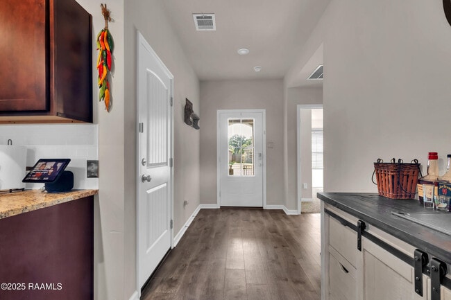 Building Photo - 101 Chestnut Oak Dr