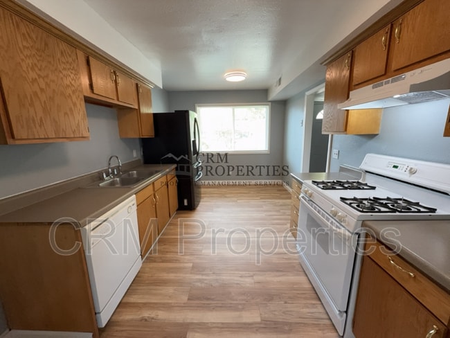 Building Photo - 42024 Hamilton Ct