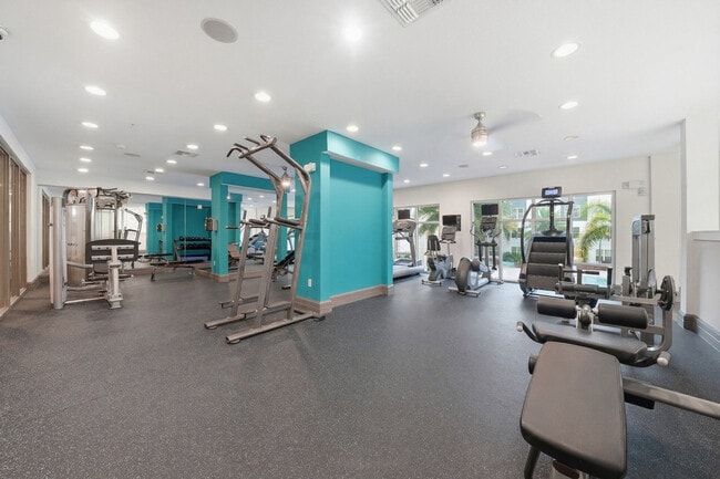 Building Photo - 1700 W Cleveland St