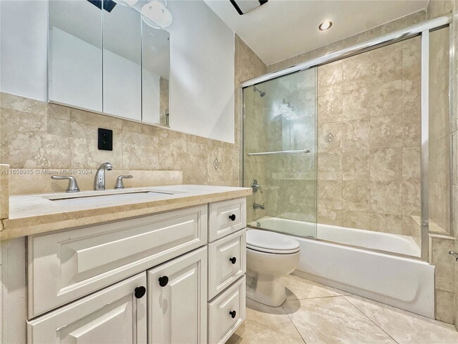 Building Photo - Northeast 18th Court, Miami, FL 33179 - 4 BR 2 BA house