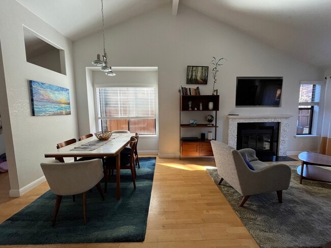 Building Photo - 206 Charter Oak Cir