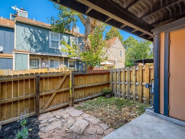 Building Photo - 2785 E Nichols Cir