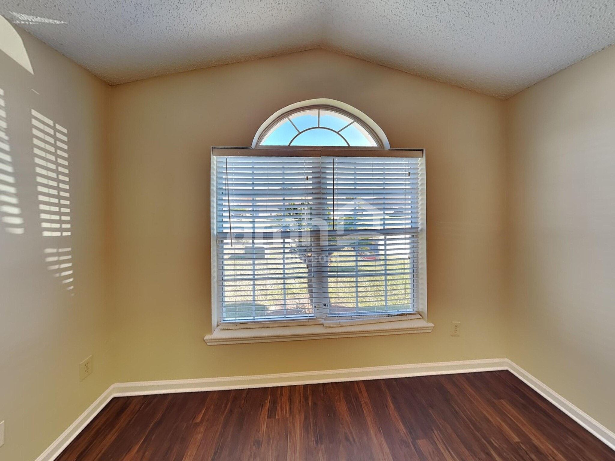 Building Photo - 1758 Dartmouth Dr