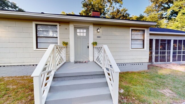 Building Photo - 2 acres in Millbrook w/ large screened in ...