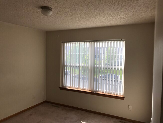 Building Photo - 676 Cobblestone Way