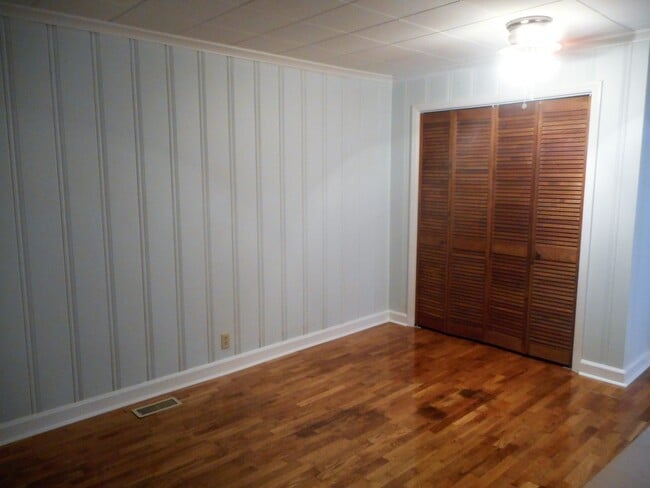 Building Photo - 820 Oakdale Rd