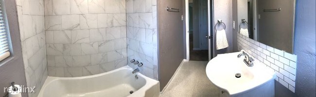 Building Photo - 3000 Trulley St