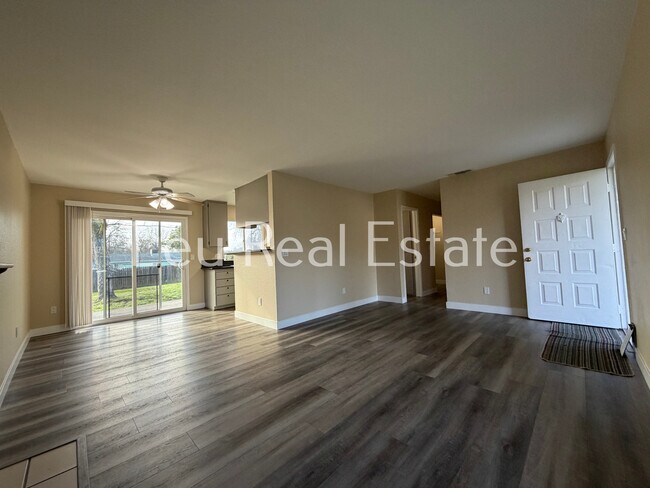 Building Photo - 7628 N Colony Wy