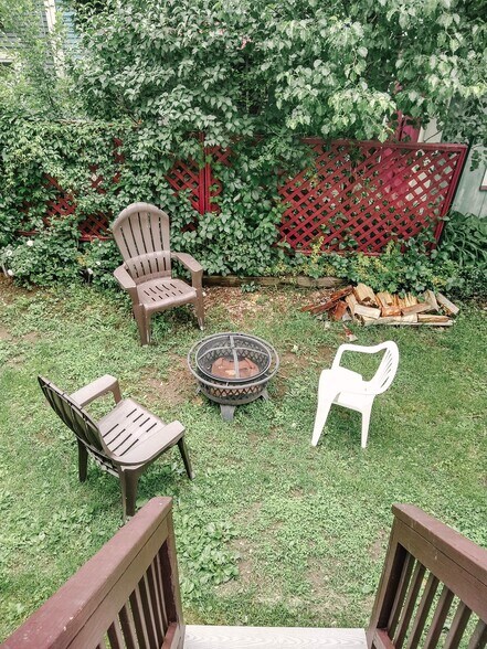 Building Photo - 567 Main St