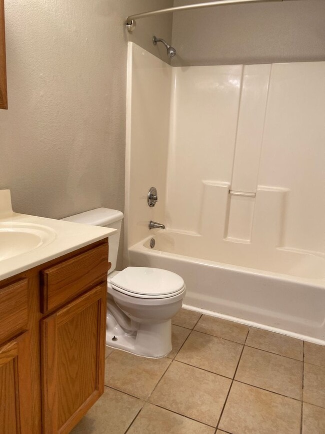 Building Photo - Apartment in Branson East, Kirbyville