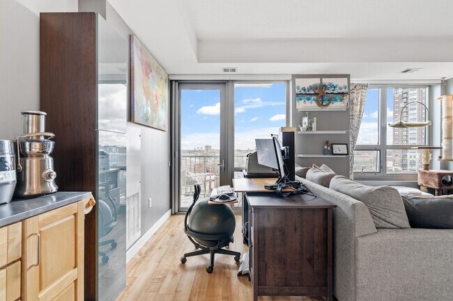 Building Photo - 929 Portland Ave