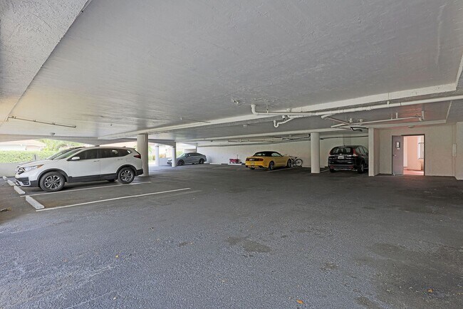 Building Photo - 11921 Seabreeze Cove Ln