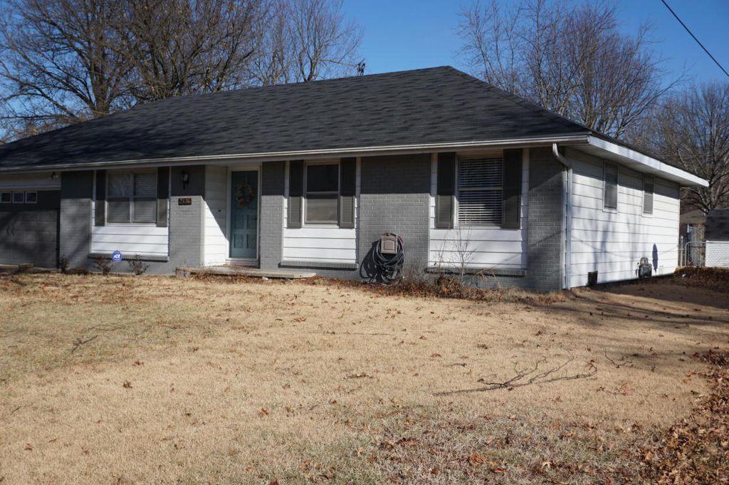 Building Photo - 2536 S McCann Ave