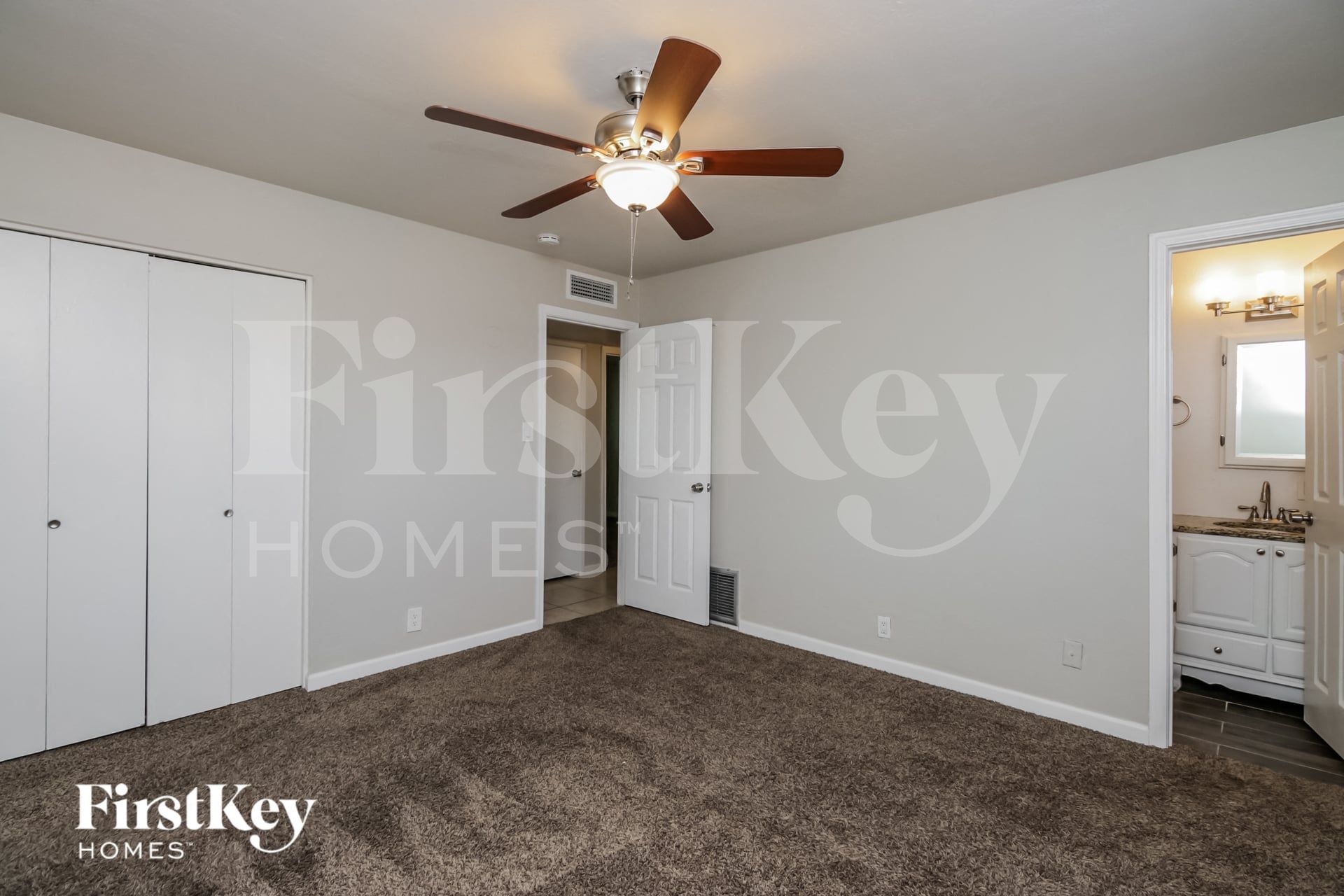 Building Photo - 1707 S Hardy Dr