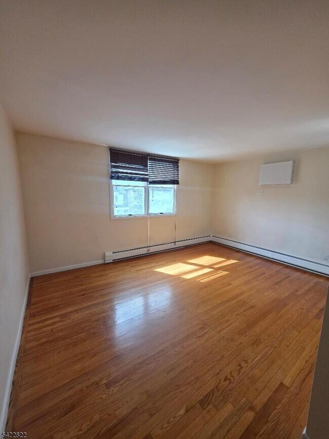 Building Photo - 238 Sherman St