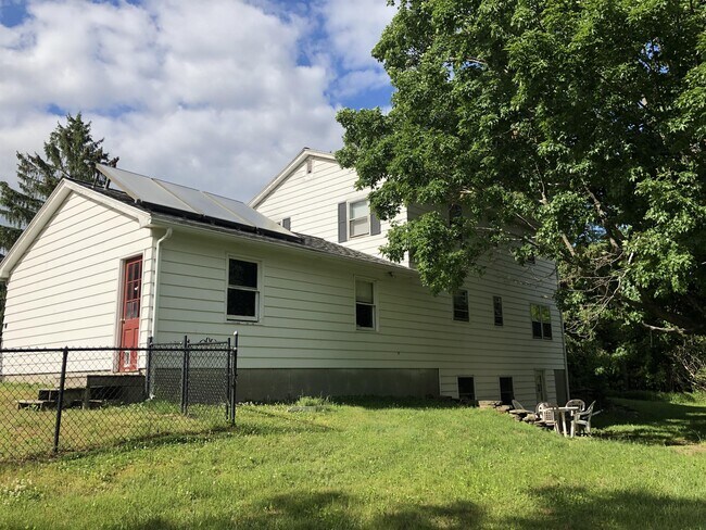 Building Photo - 73 Rocky Hill Rd