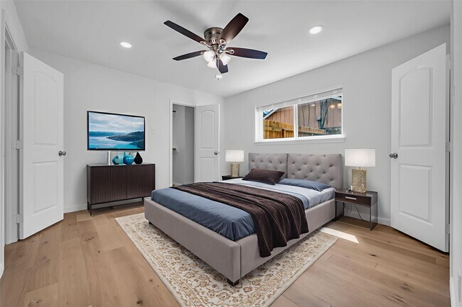 Building Photo - 23922 Creek Ridge Dr