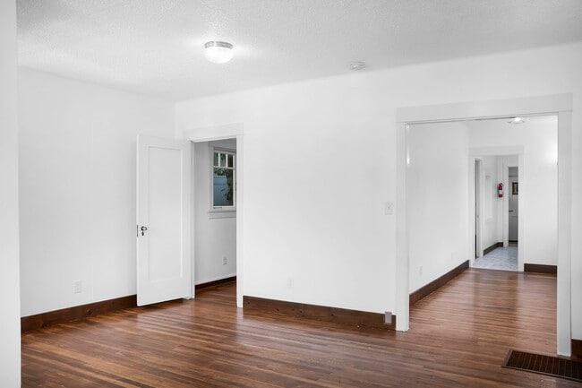 Building Photo - 4741 Brighton Ave