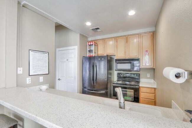 Building Photo - Serene & Pristine: 3 Bedroom, 3 Bath Bi-Level Condominium available in Central San Jose Location