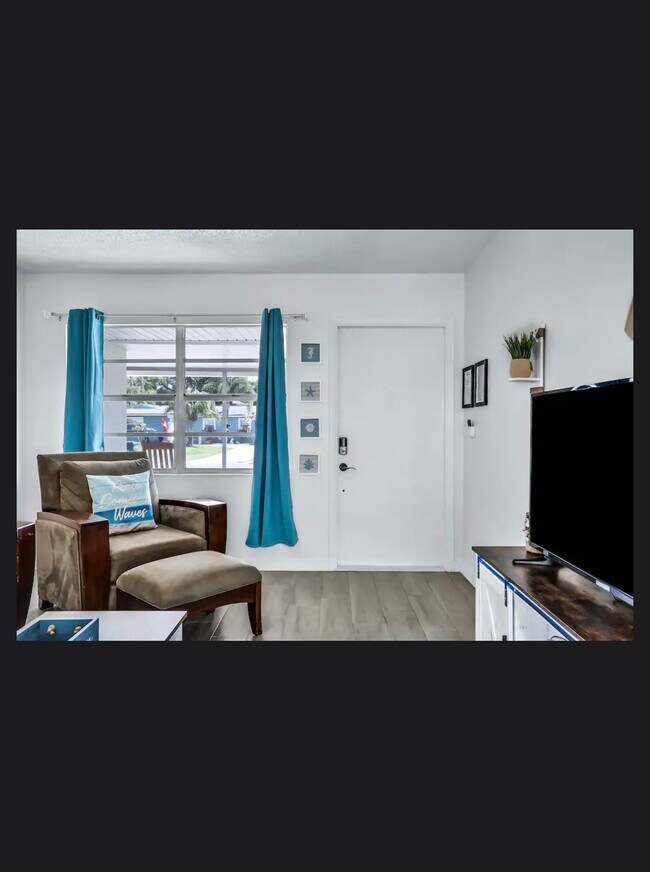 Building Photo - 2142 Mary Sue St