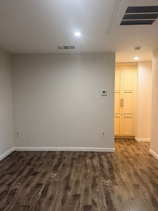 Interior Photo - 917 N. Sierra Bonita Ave