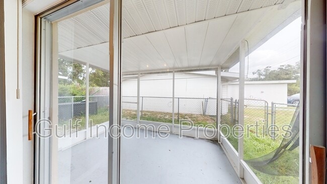 Building Photo - 621 21st St W