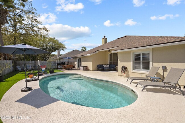 Building Photo - 13948 Spoonbill St N