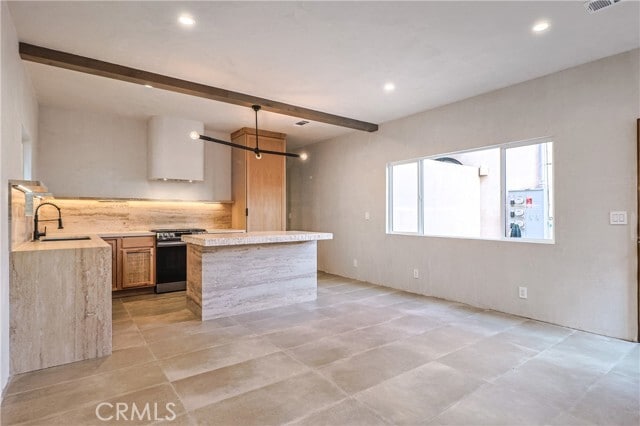 Building Photo - 817 N Orange Grove Ave