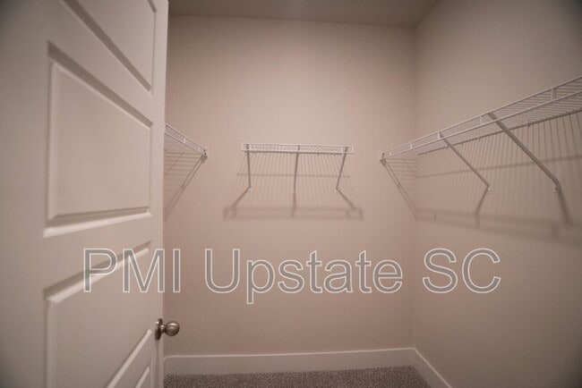 Building Photo - 35 Galley Ln