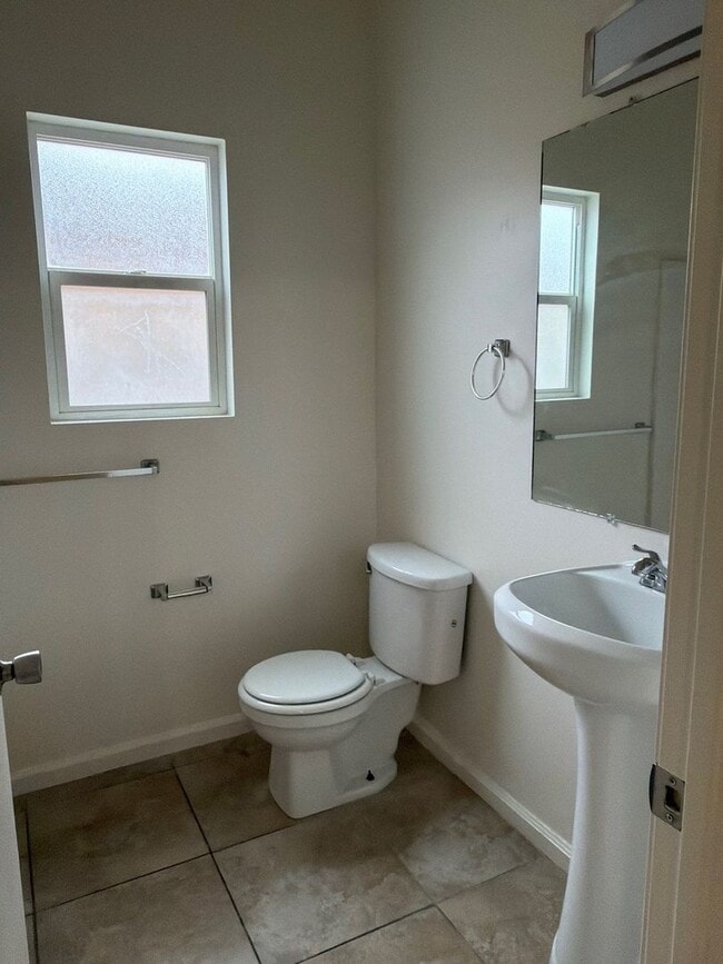 Building Photo - 705 S Brown St