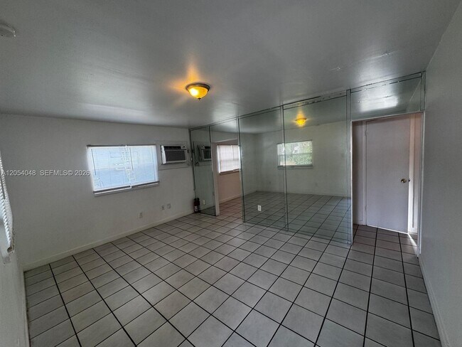 Building Photo - 1354 SW 26th Ave