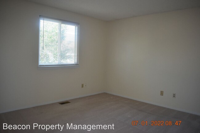 Building Photo - 3 br, 1 bath House - 8867 W. Toller Ave