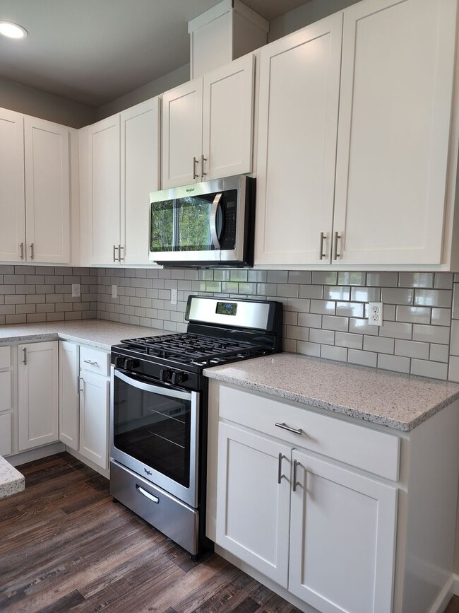 Building Photo - Yelm Creek Estates, 4 Bedroom, 2.5 Bathroo...